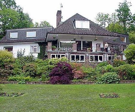 Linchens Bed And Breakfast Felbridge Exterior foto
